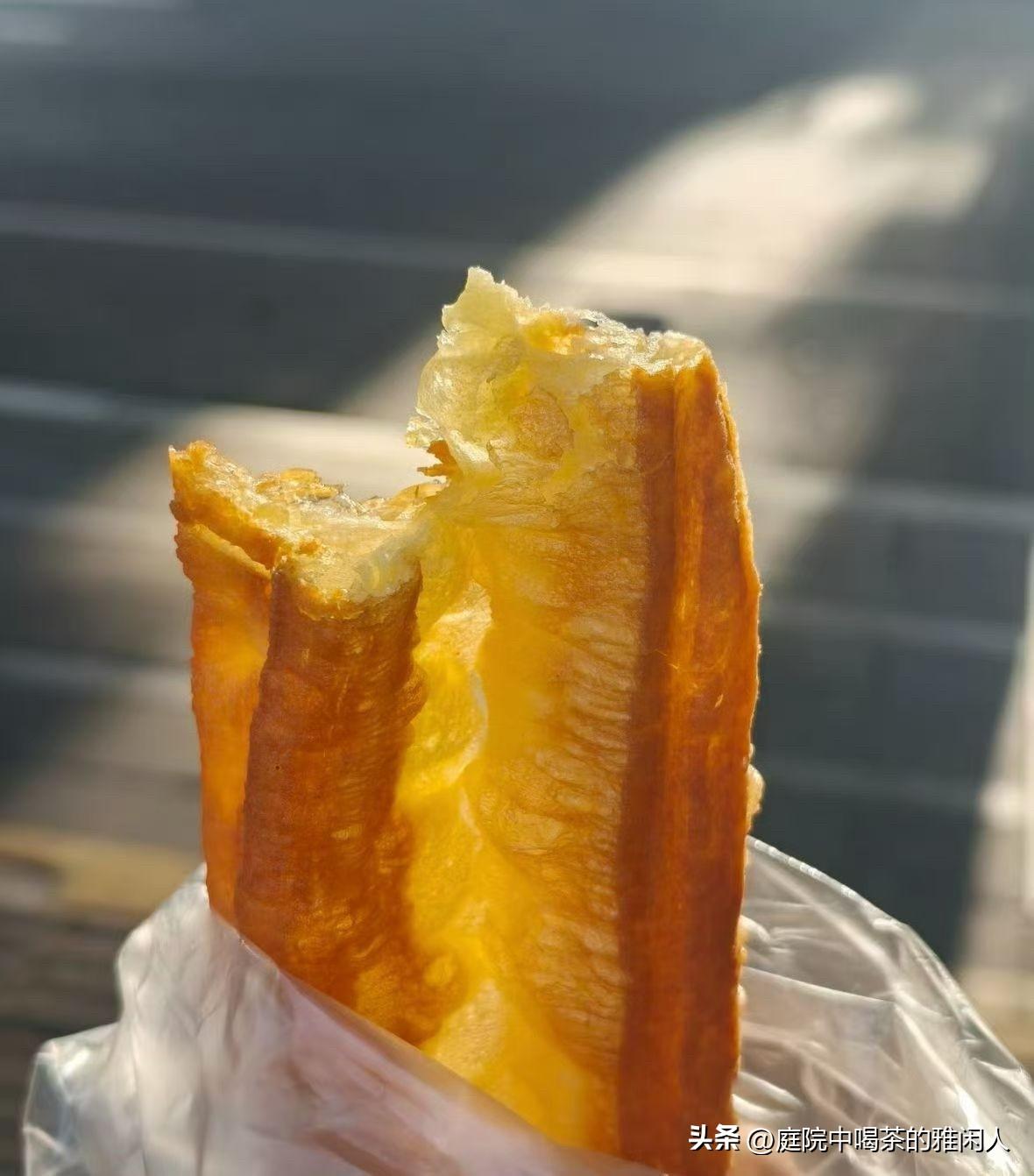 早啊！朋友们
金条、银条我是赶不上了，
早起的话还可以赶上根油条。
顺祝姐妹们3