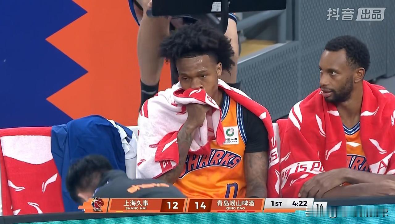 谁能拯救一下上海久事外援古德温的三分球？在今天上海久事主场以84：80击败青岛崂