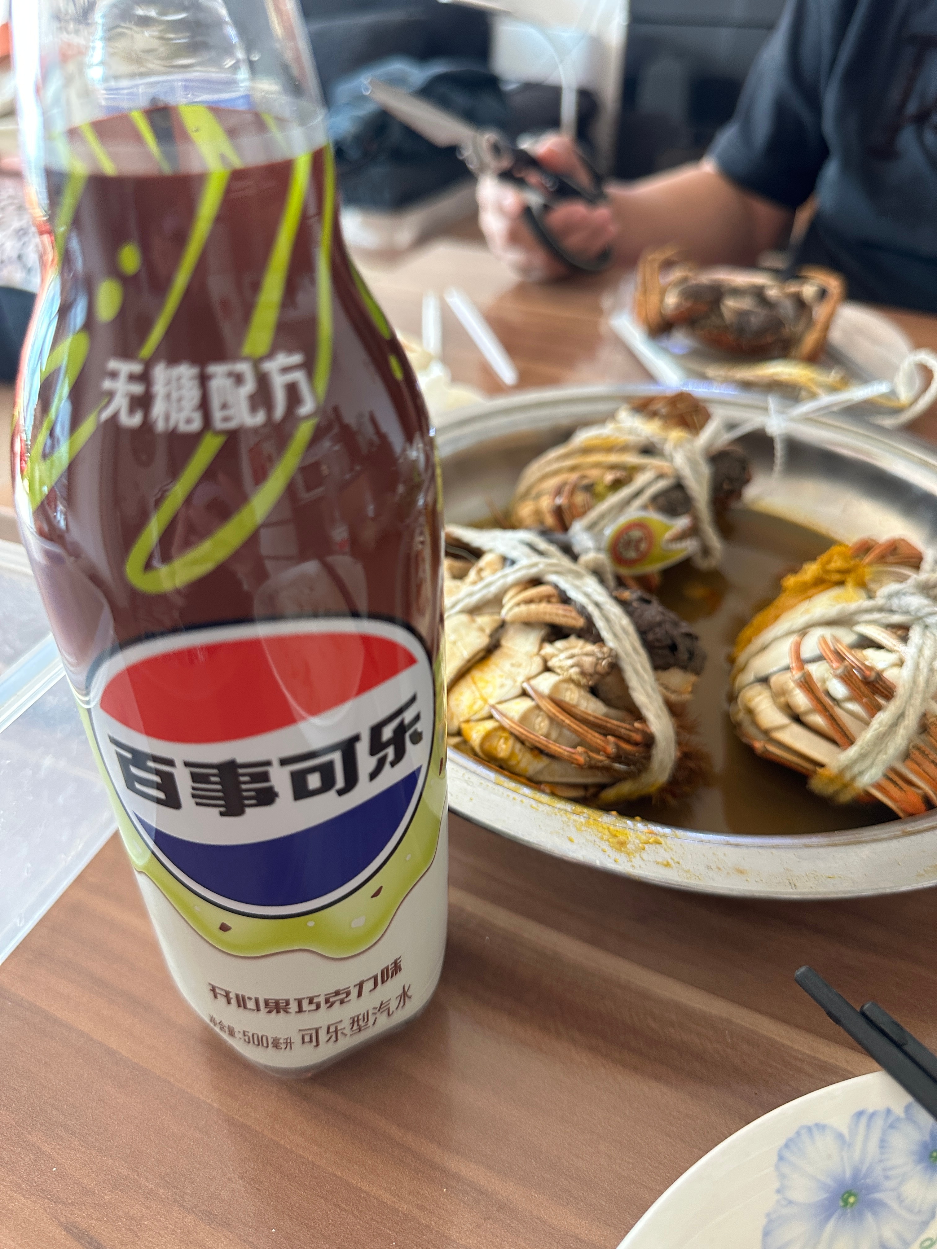 喝上你推荐的可乐了。王鹤棣百事可乐代言人 ​​​