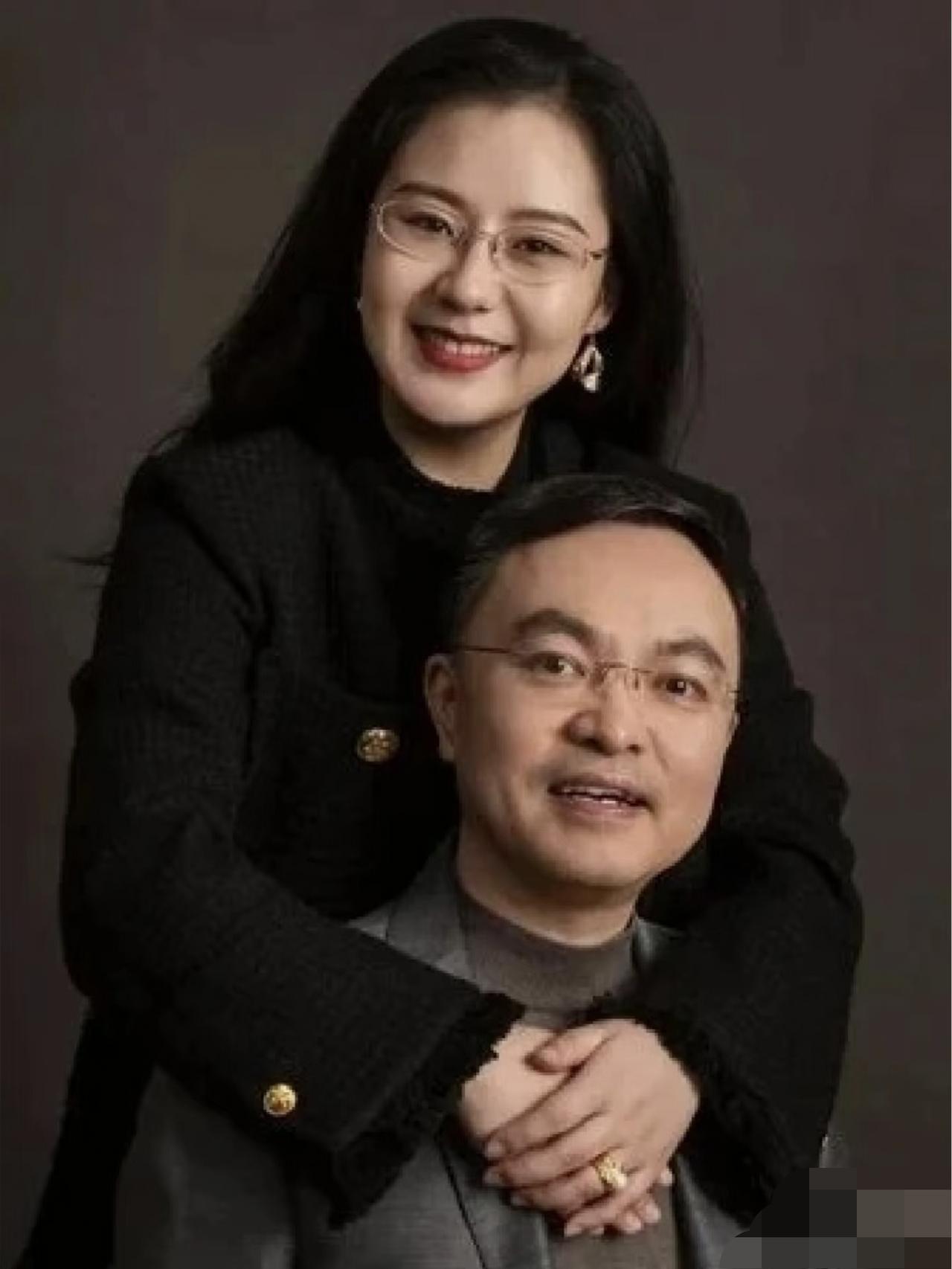 段睿在鲁豫访谈里，说了一句大实话，

她说虽然她直播赚钱，

转化成科研更赚钱，