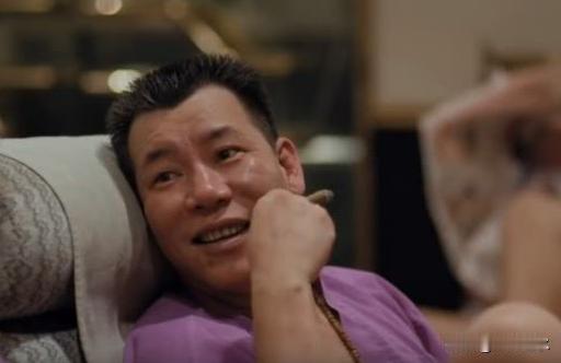 港片里演恶人的演员不少，但真刀真枪混过江湖、当过慈云山十三太保的，李兆基算独一份