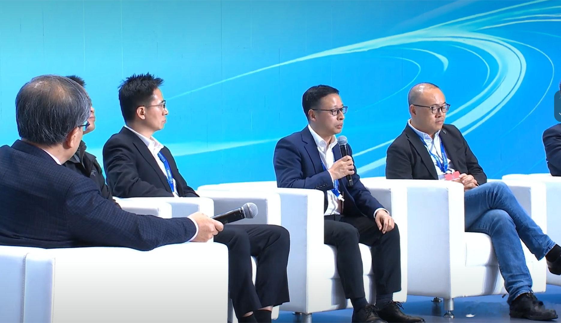 2026世界智能网联汽车大会上，华为公司高级副总裁、引望公司CEO靳玉志表示，华