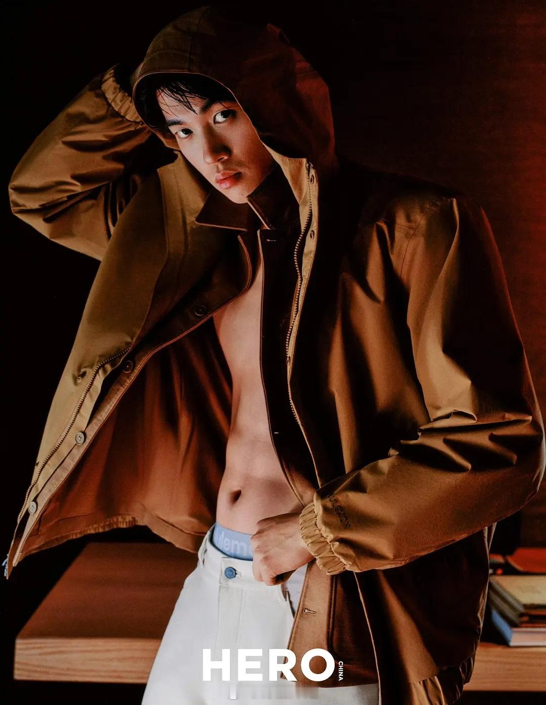 lululemon给品牌大使汪顺推的封面 把lulu穿的这么hot的也就汪顺了 