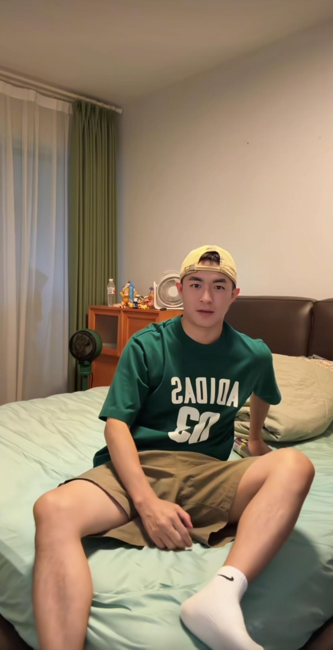 启蒙老师廖承宇，现在过了这么多年感觉一点都没有变，还是这么帅！前一段时间聊老师直