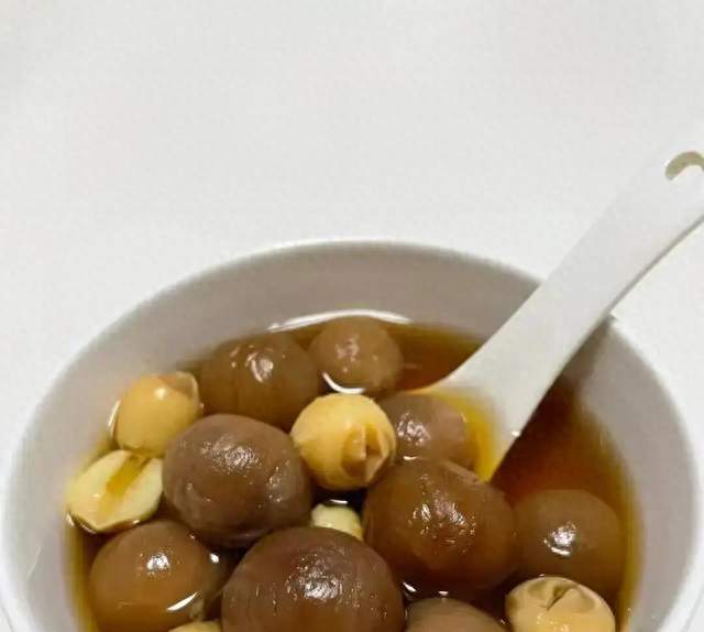 桂圆和“它”一起煮，粘枕头就睡！补气养血，睡眠足，脸红扑扑