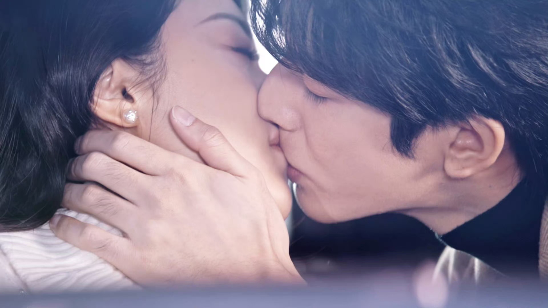 林屿森接吻鱼上脑了宋威龙像是打开了接吻开关 林屿森接吻鱼上脑了！！！！宋威龙