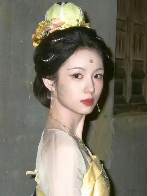 周也许凯对抗路情侣一上来就互呛，这对抗路情侣太带感了！谢清圆救严瑞反被怀疑，针尖
