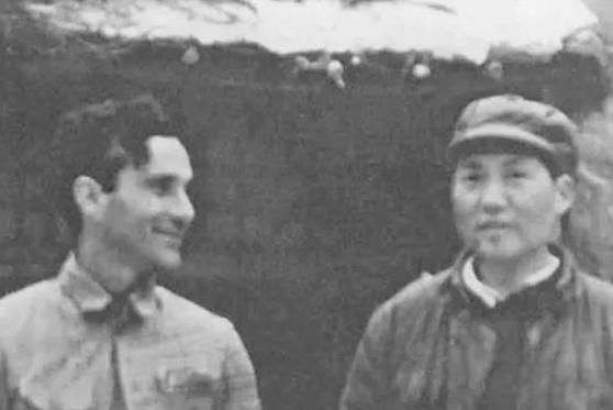 1991年张学良接受美国记者采访时坦言：毛泽东我没见过。[无辜笑]

西安事变里