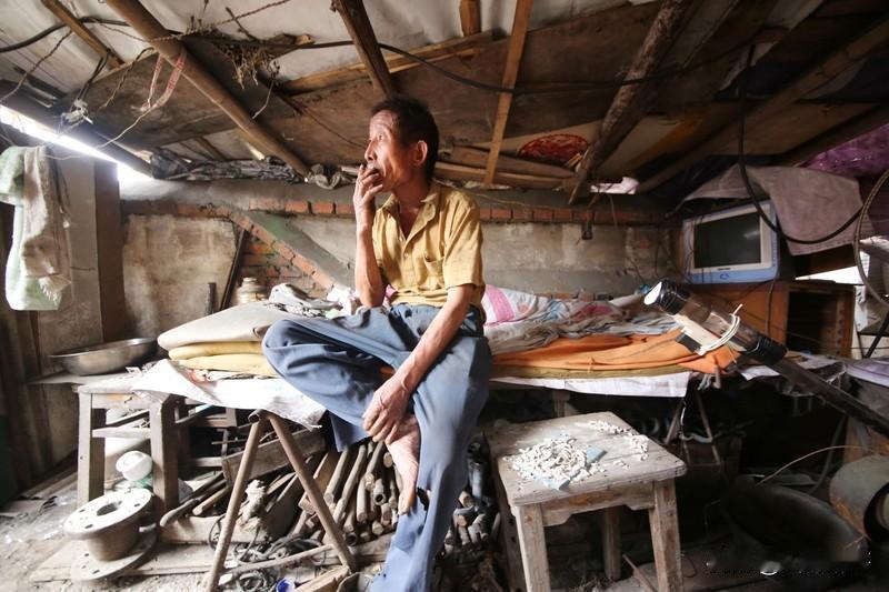 七零后的我干了四个月的送货工作被后生顶替了，成了失业游手的一个。说真的，那份送货