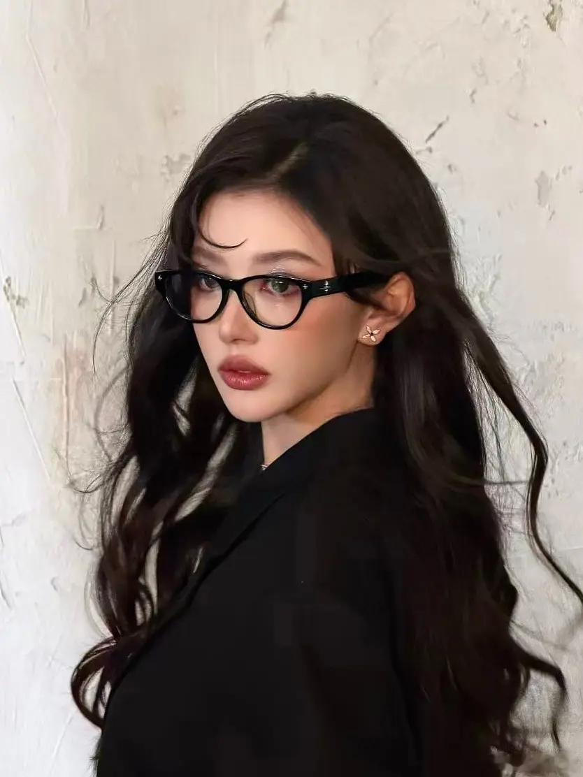 我从她的脸上看到了孔雪儿 王楚然 田曦薇的影子 所以这是谁 
