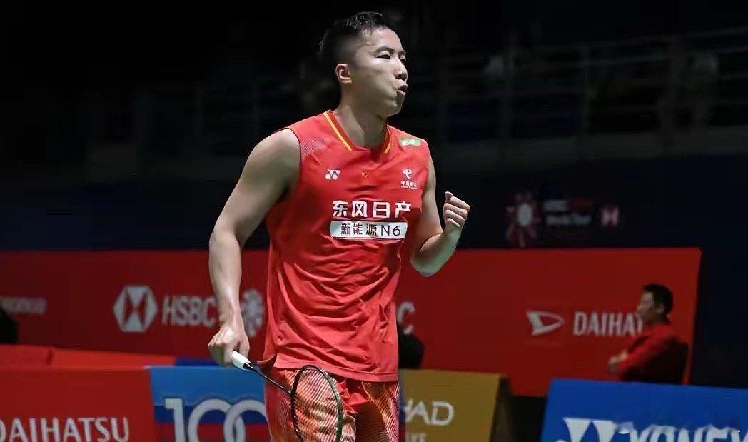 大马羽毛球赛，男单16强全部落位，中国4胜1负  3世界冠军一轮游1，李诗沣（中