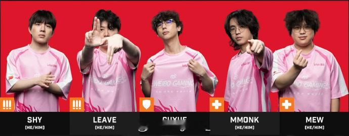 以下范上再现电竞圈🔥守望先锋全球总决赛！WBG选手LEAVE比出该手势！守望先