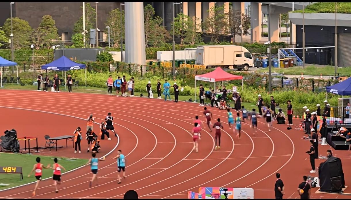 终极对决，逆风狂飙！
2026亚青赛男子4×400米接力决战上演巅峰时刻！
四位
