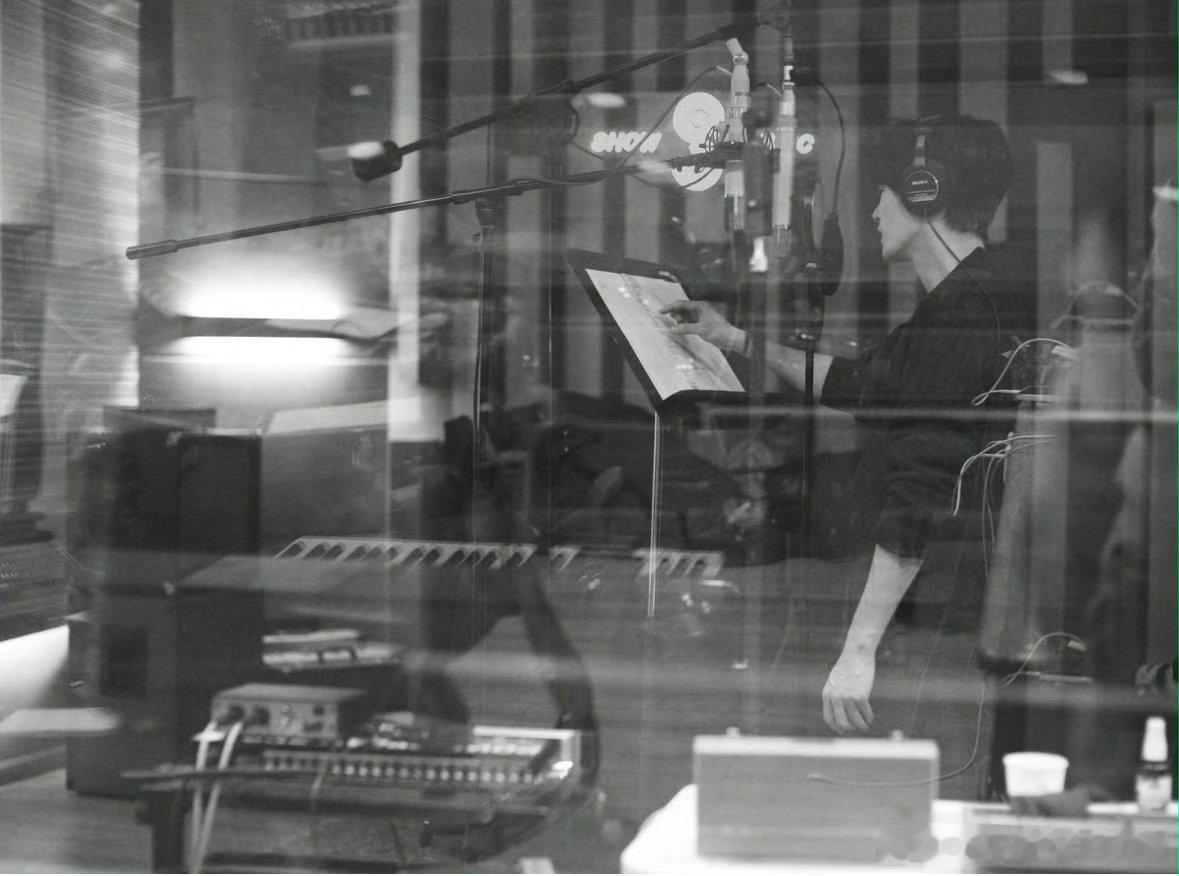 檀健次ins更新，准备新歌了，还有小刺猬