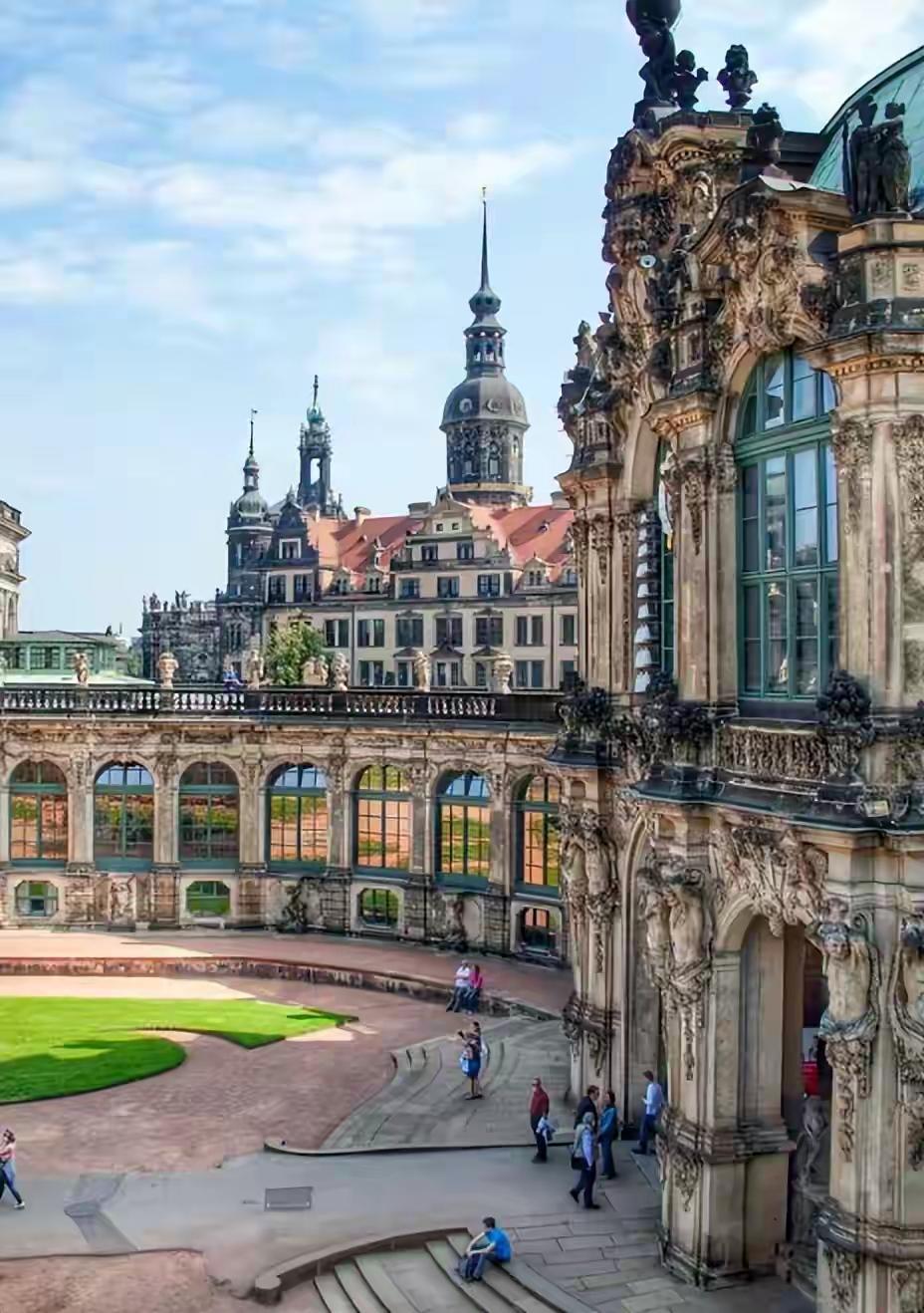 为什么你越努力，越赚不到钱？答案很扎心
 
很多人每天忙到深夜，
却依然存不下钱