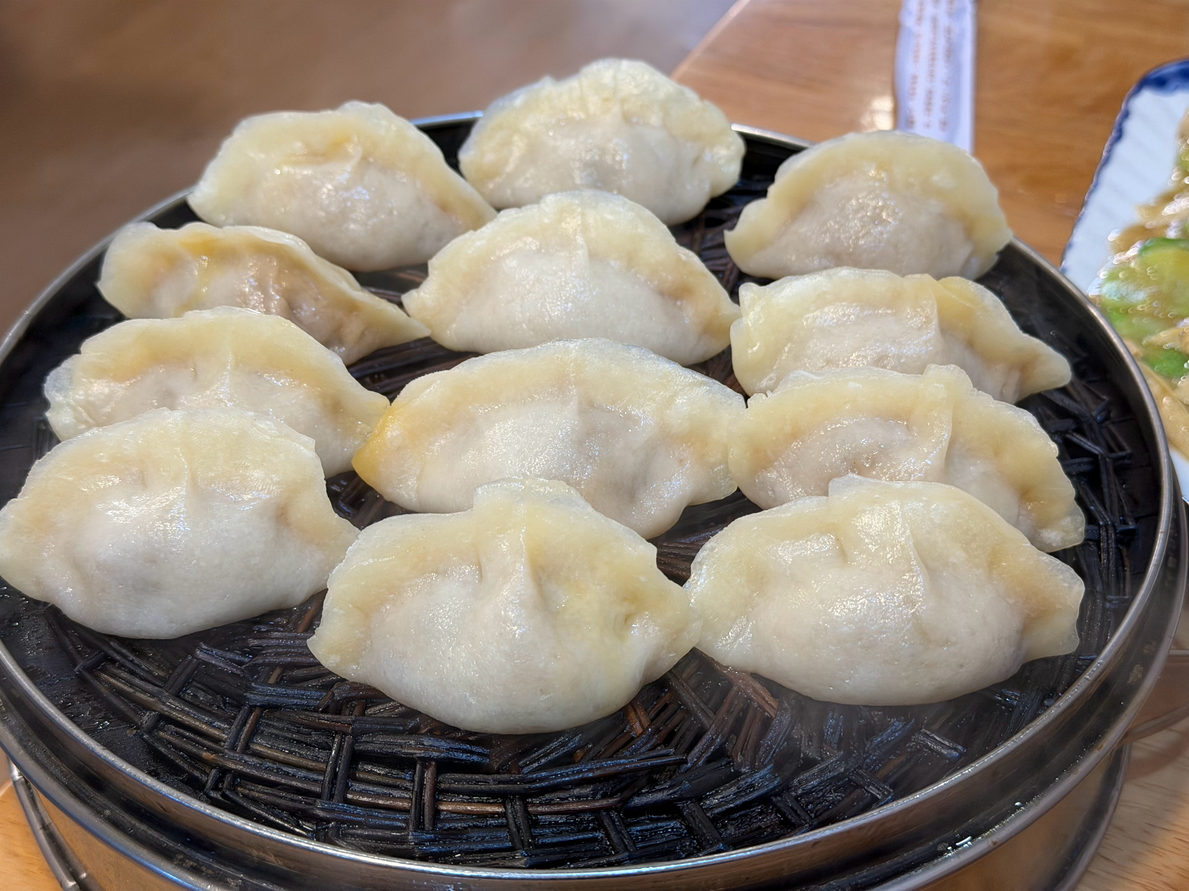 这家店承载了太多过去的回忆！以牛肉为主题的餐厅蒸饺 炒牛肉 干豆腐各种各样的牛相