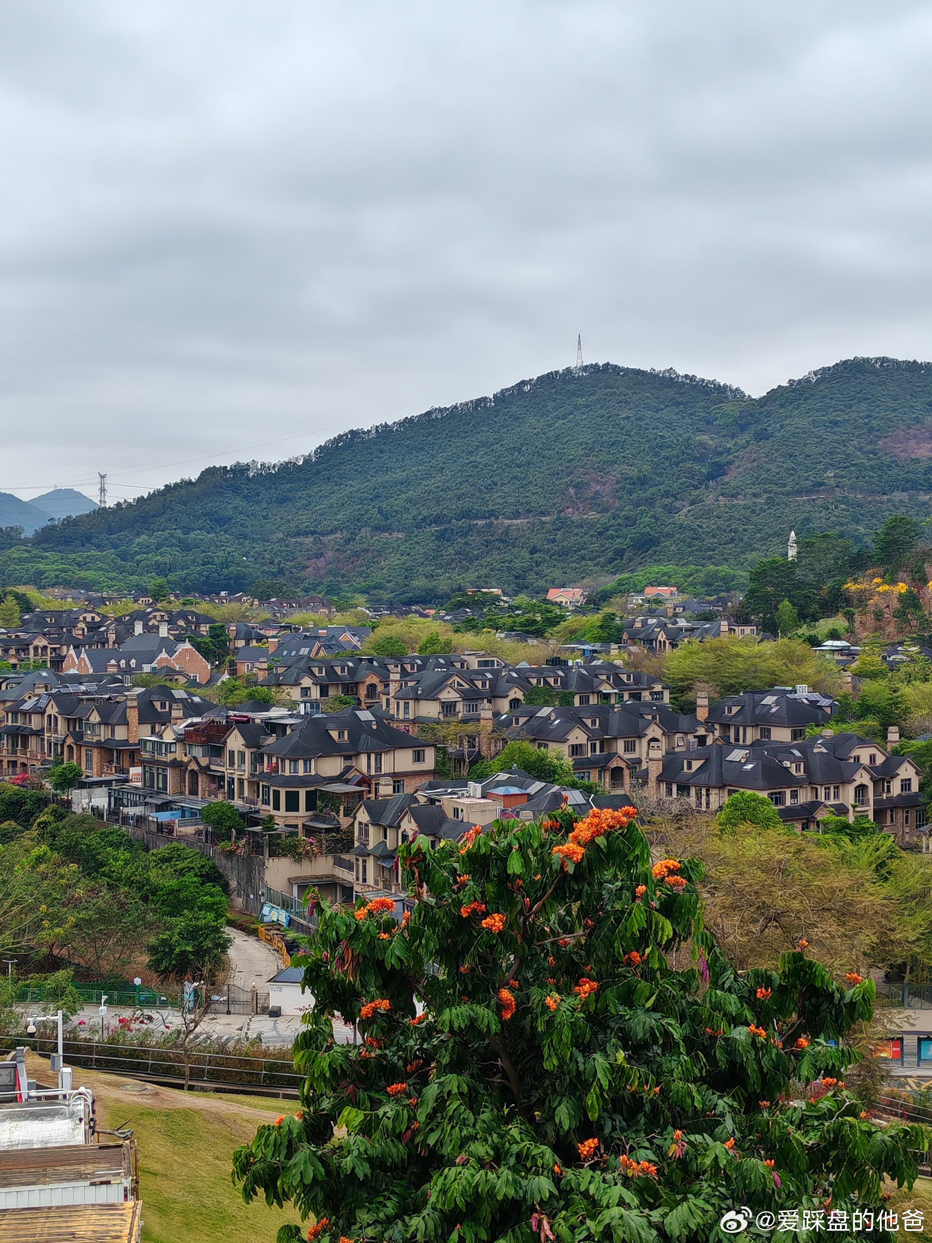 加完油，在旁边公园运动了一个小时，压力得到了部分释放。 