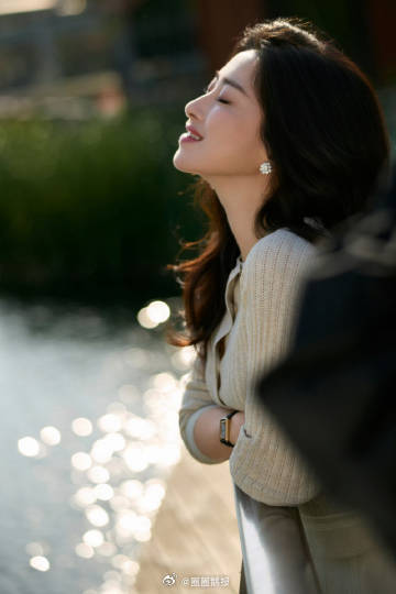 朱珠 我从小到大并非标准的大美女 很少见这么松弛的演员，对角色完全不设限，任何类