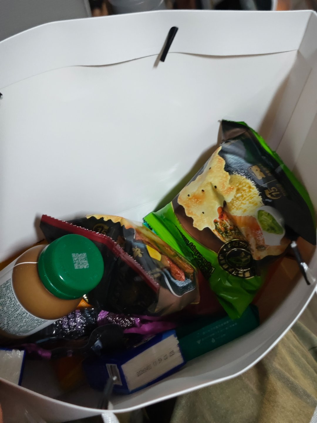 华为还是太细心了，每次发布会都无可挑剔，最近两场发布会时间都比较久，所以都给媒体