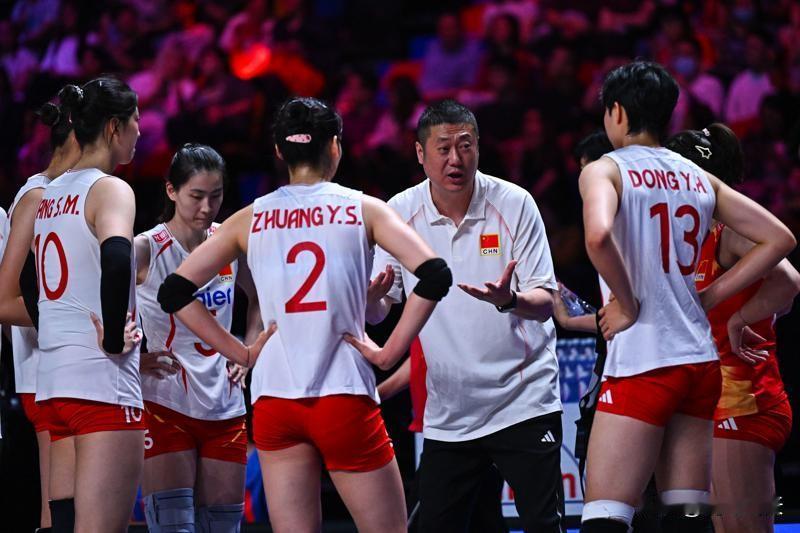 赵勇两点换三点一点不管用
北京时间7月25日19点30分，世界女排联赛总决赛半决