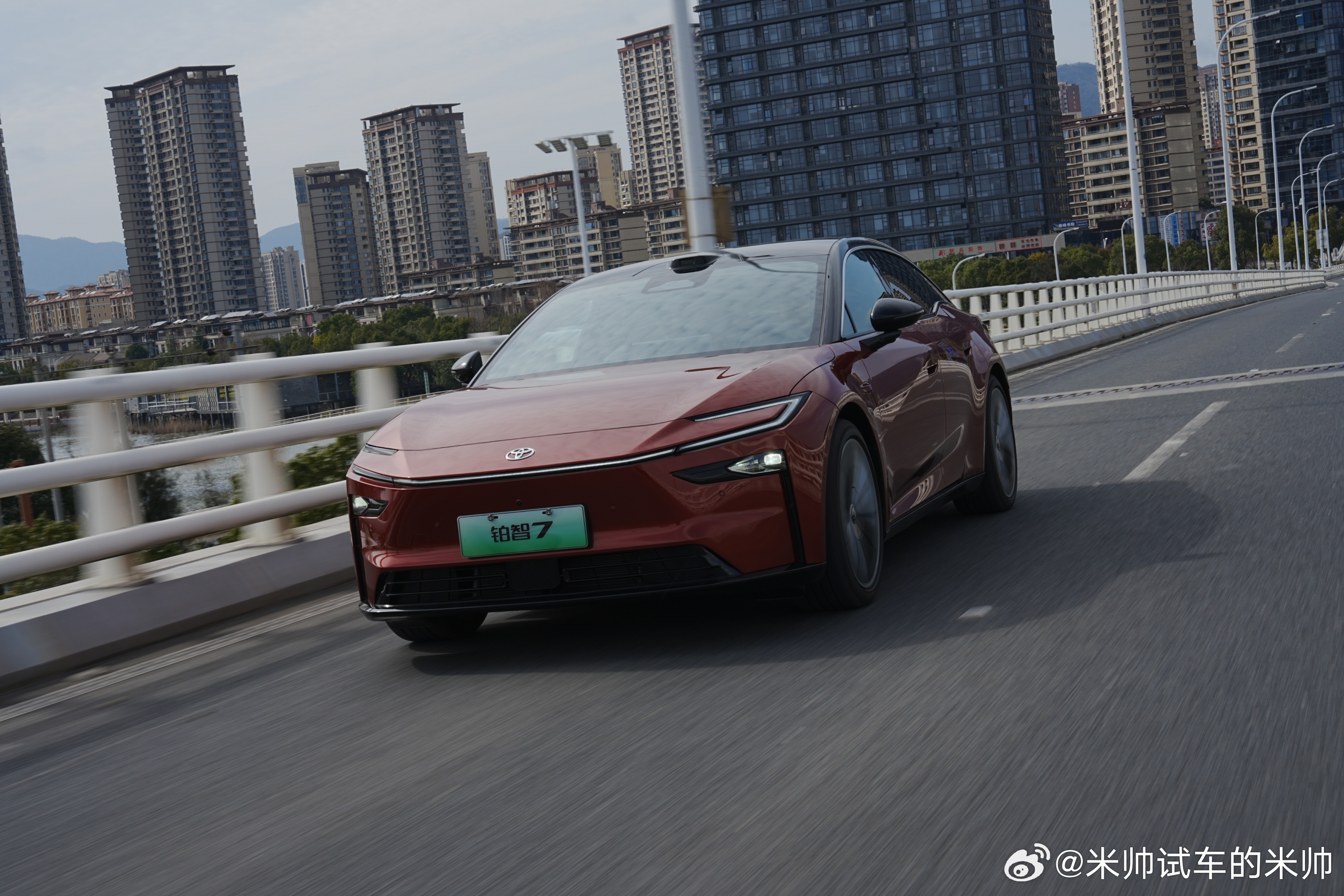 最近，铂智7首轮媒体动态首测火热开启！虽然米帅没能第一时间动态试驾到铂智7，但我