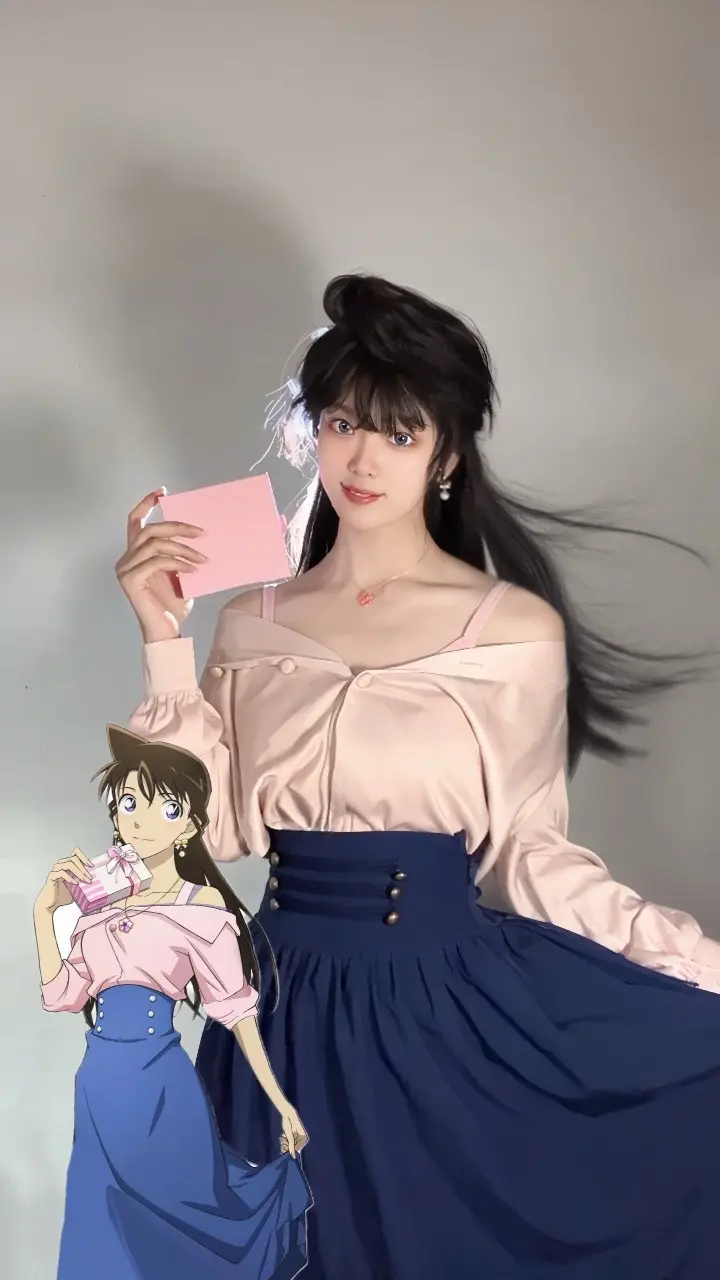 我哭，兰真的有在好好长大啊。立绘画的妆好美好美