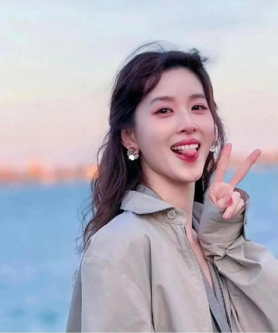 奶茶妹妹在海外过的好吗？婚姻变故，出国留学时间点与刘强东性侵案民事诉讼开庭（20