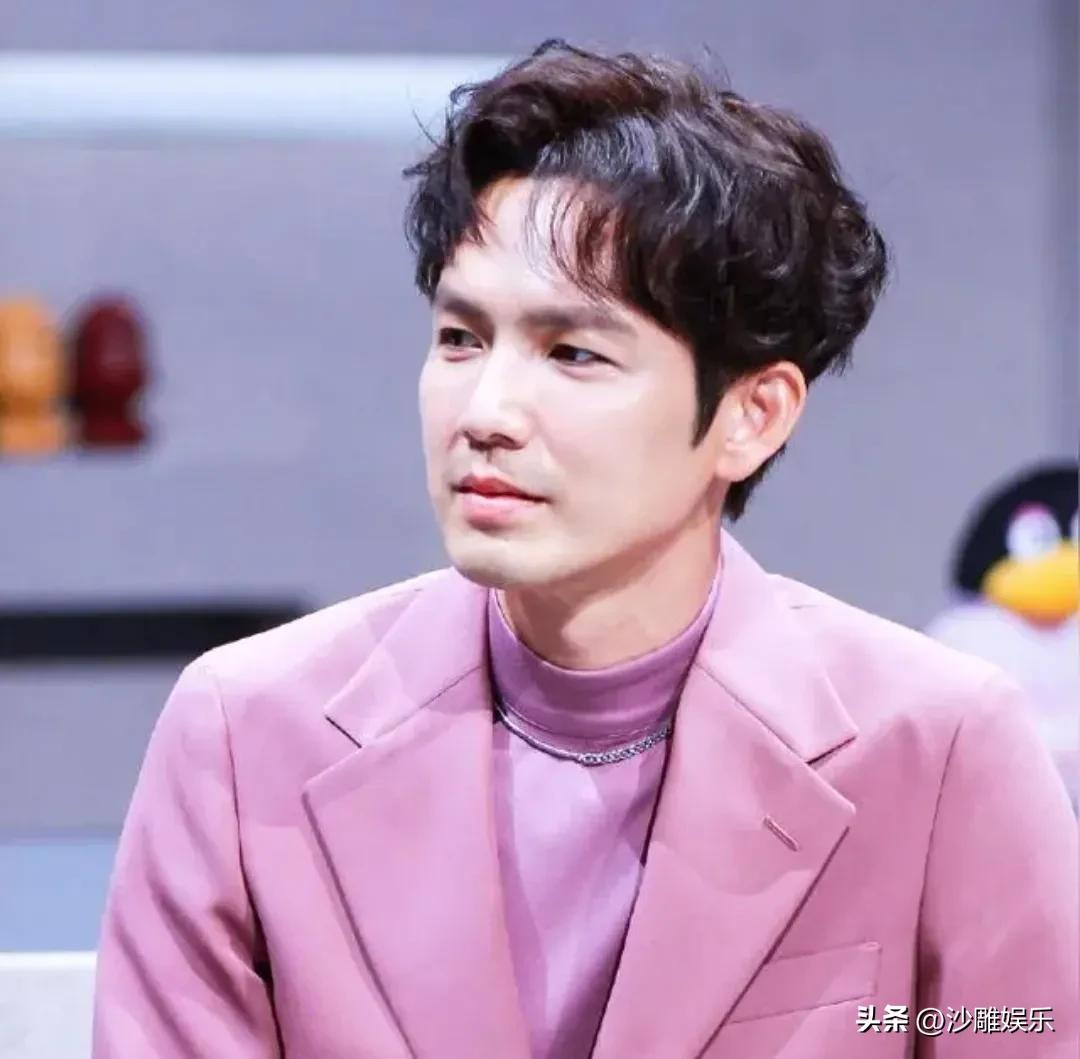 钟汉良，太让人费解了！

3月21日，许久未露面的钟汉良，突然凭借一个“谜之操作