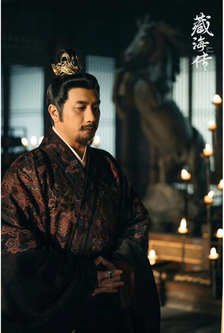 黄觉称愿参演藏海传2黄觉藏海传被捅戏份拍了十天黄觉说自己被捅那场戏拍了十天，这是