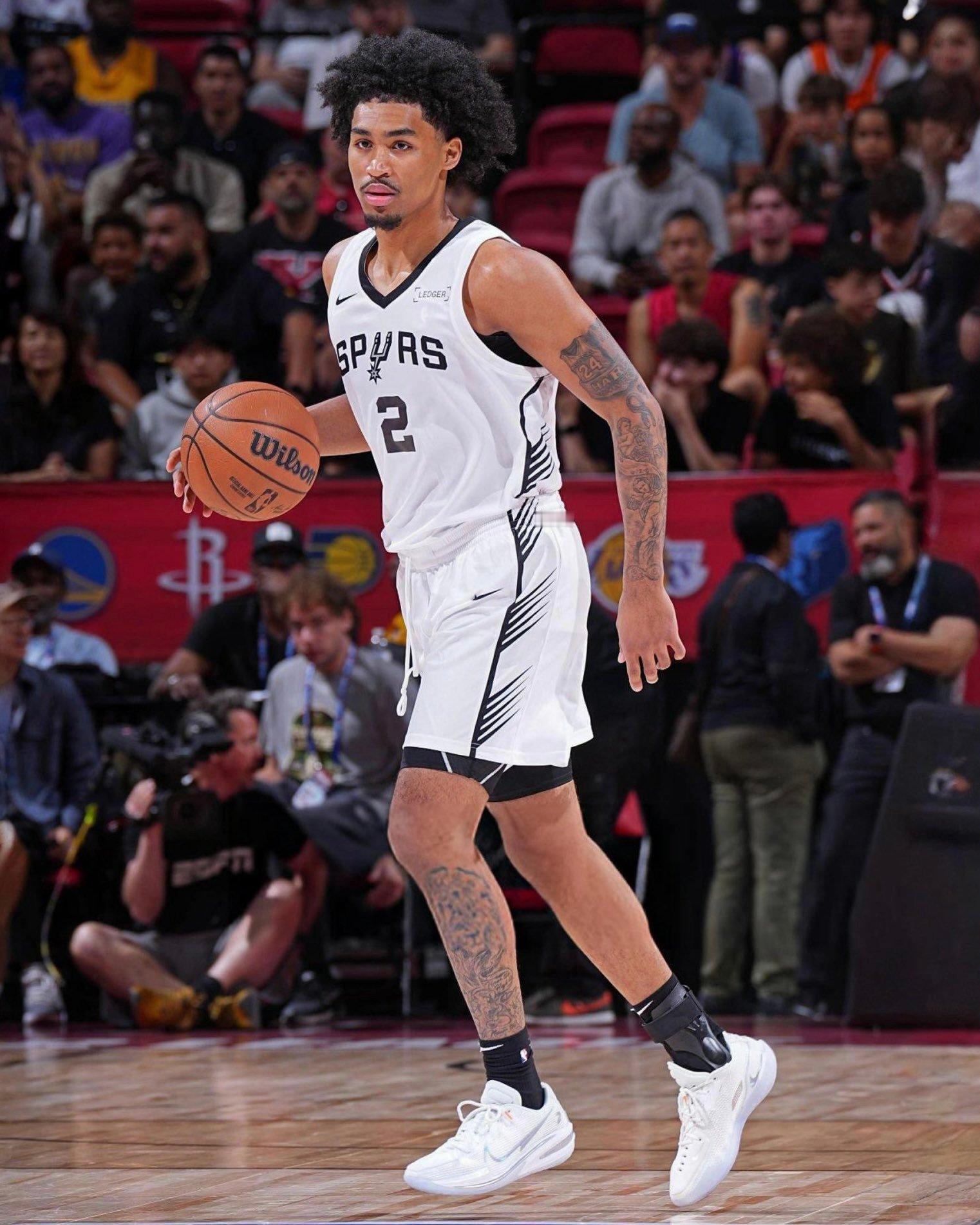 哈珀在NBA杯决赛创造了生涯三分命中新高唐斯个软🍬，篮下抢不过卡斯尔，一回合送