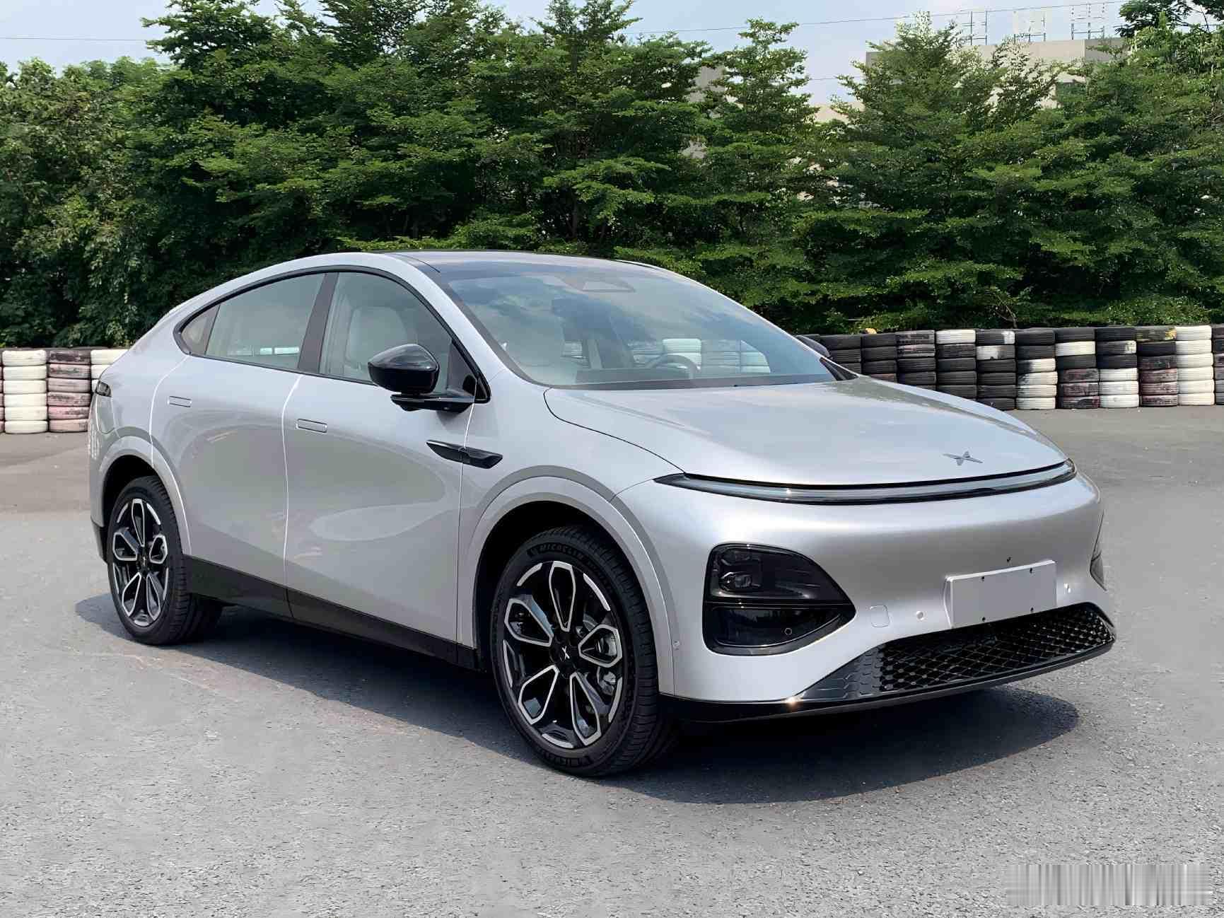 小鹏G6焕新版？工信部400批次车型公示车头星环灯一体了 尾部有了Ultra标识