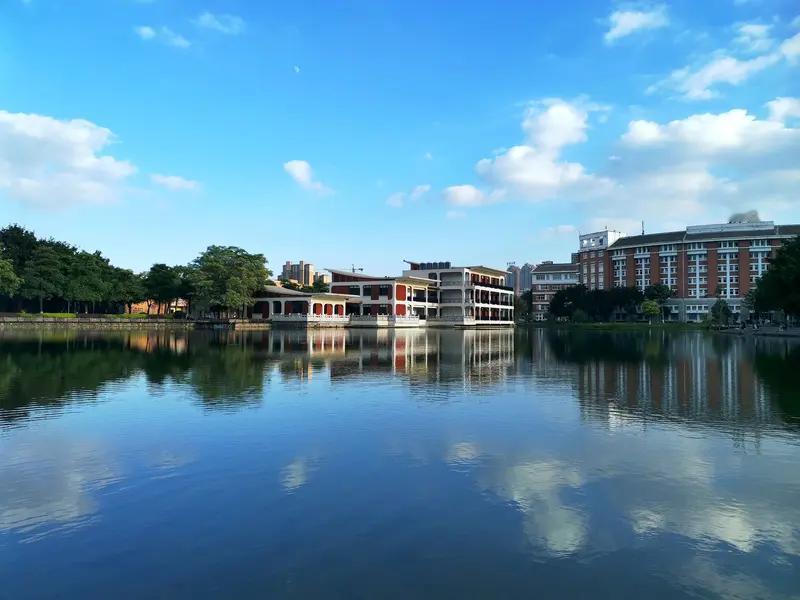 福建师范大学首开“琉球学”之先河。实在太棒了！我头一回听闻“琉球学”，感觉这似乎