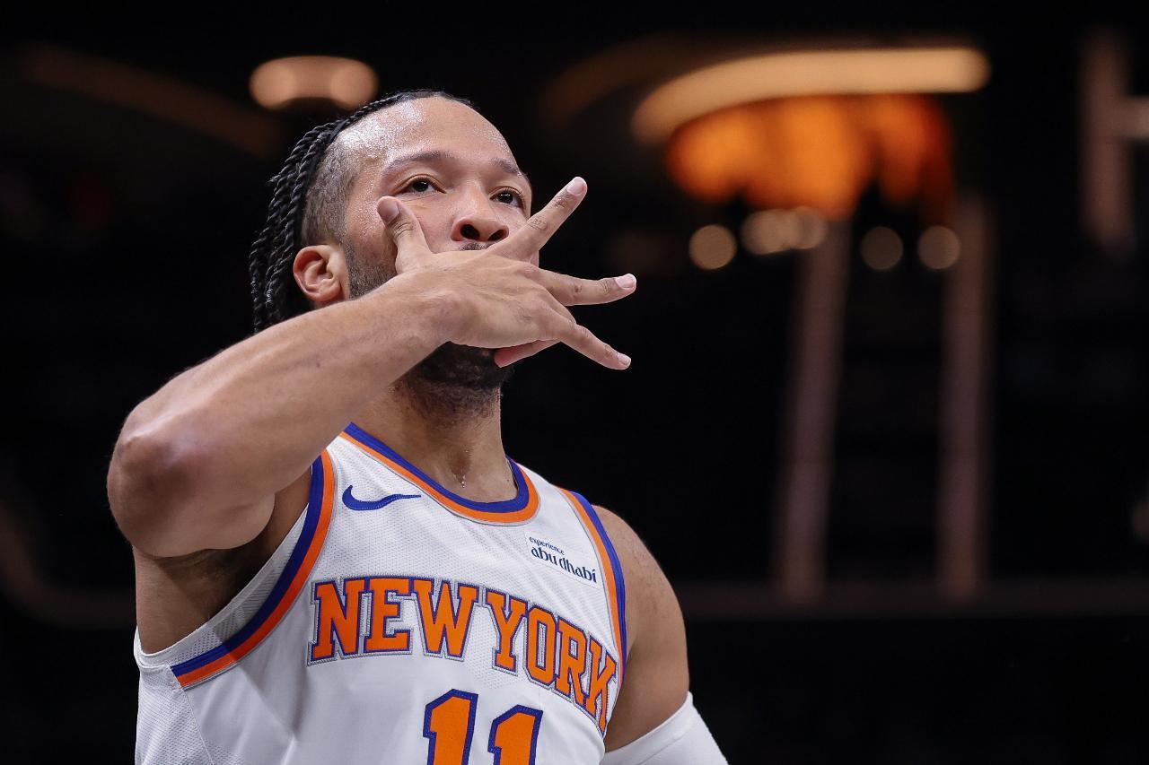 就是砍分！布伦森34分钟28投14中砍下33分正负值+16尼克斯战胜黄蜂纽约尼克