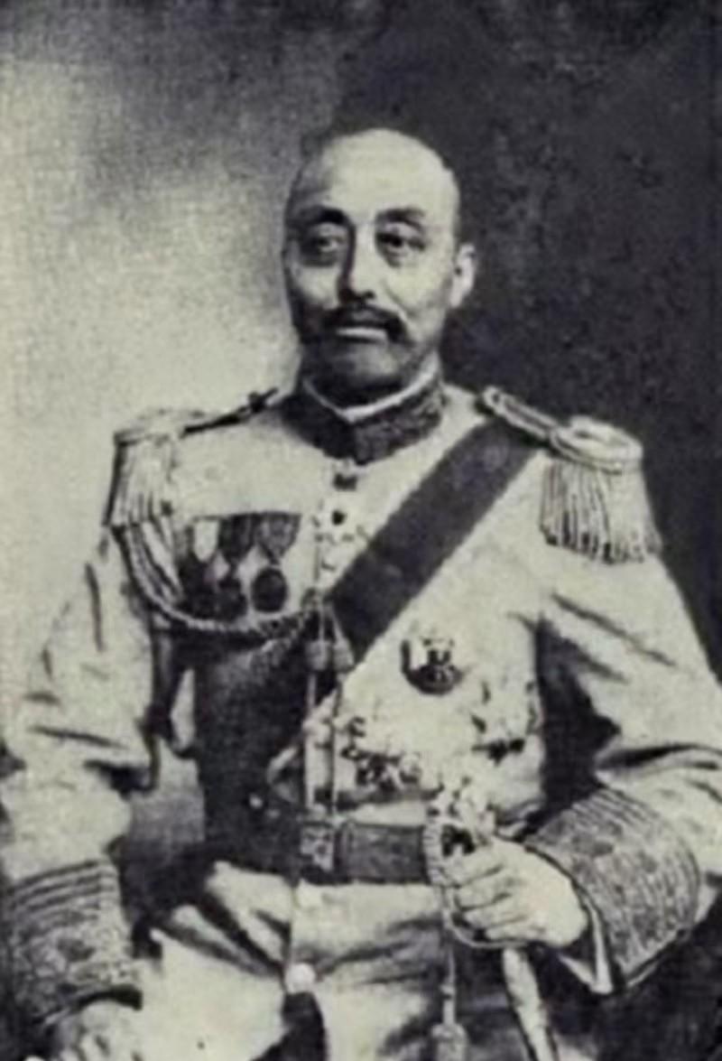 1901年，直隶总督袁世凯听闻王怀庆“负尸”的事迹后，特意召见了他，对他说道：“