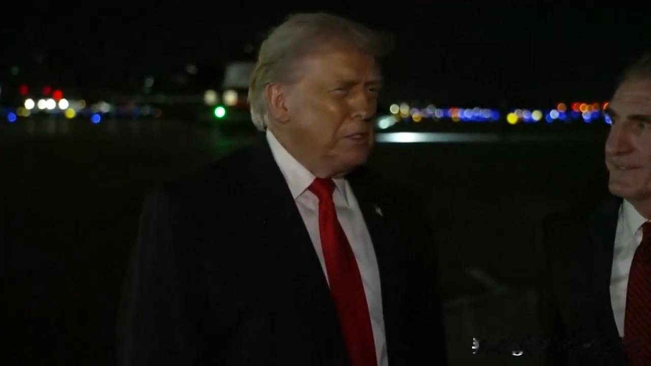 美国总统特朗普又晒短信了，这次晒得短信还是北约秘书长发的。

从短信内容中来看，