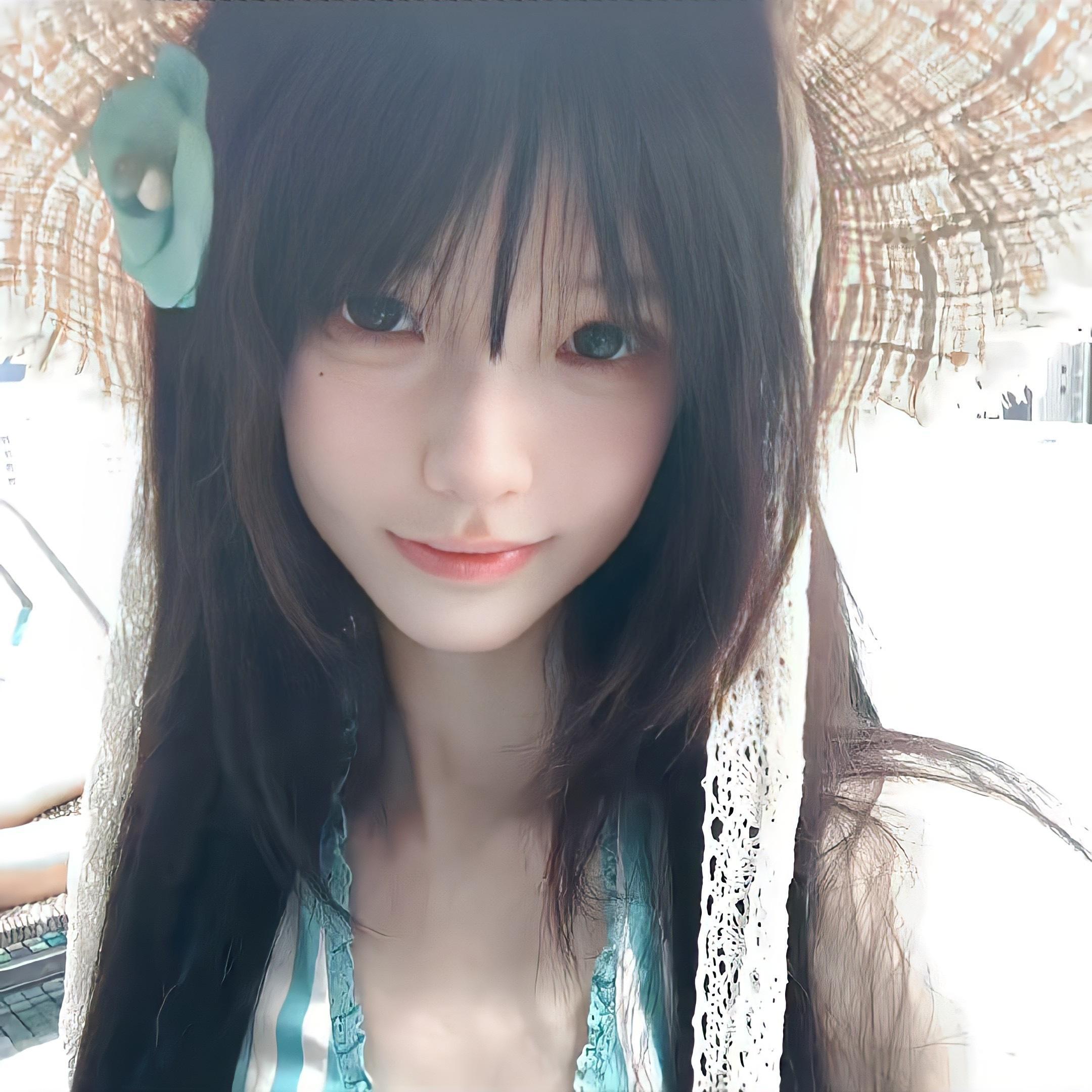 𝘄𝗲𝗰𝗵𝗮𝘁 女生头像丨入 夏 ​​​