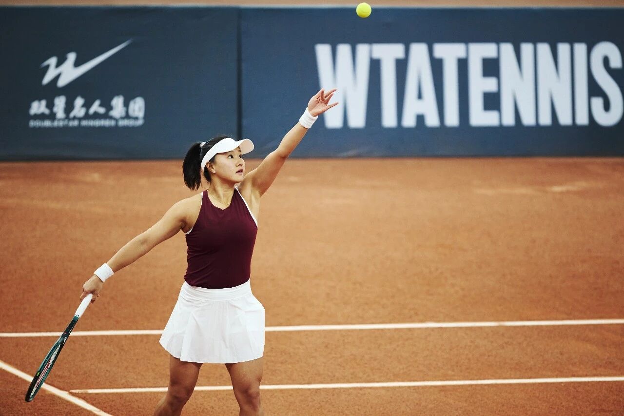 体育大赏湖州wta125 昨日恰逢五一小长假首日，湖州国际红土网球中心热闹非凡，
