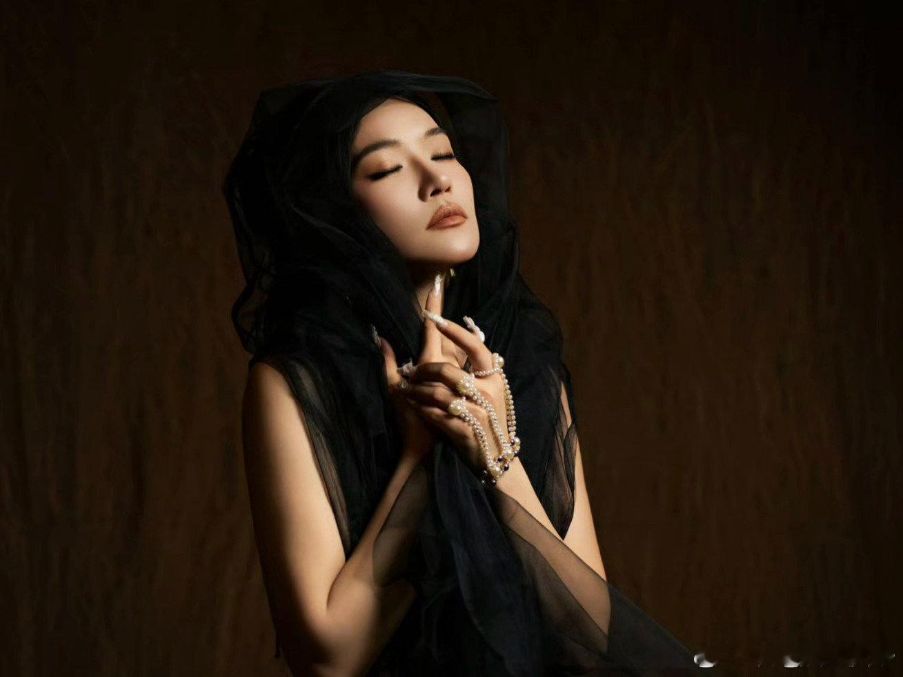 长大才明白庄心妍歌词的意义“我没有放弃，只是不见你”，庄心妍这句歌词，把失恋人想