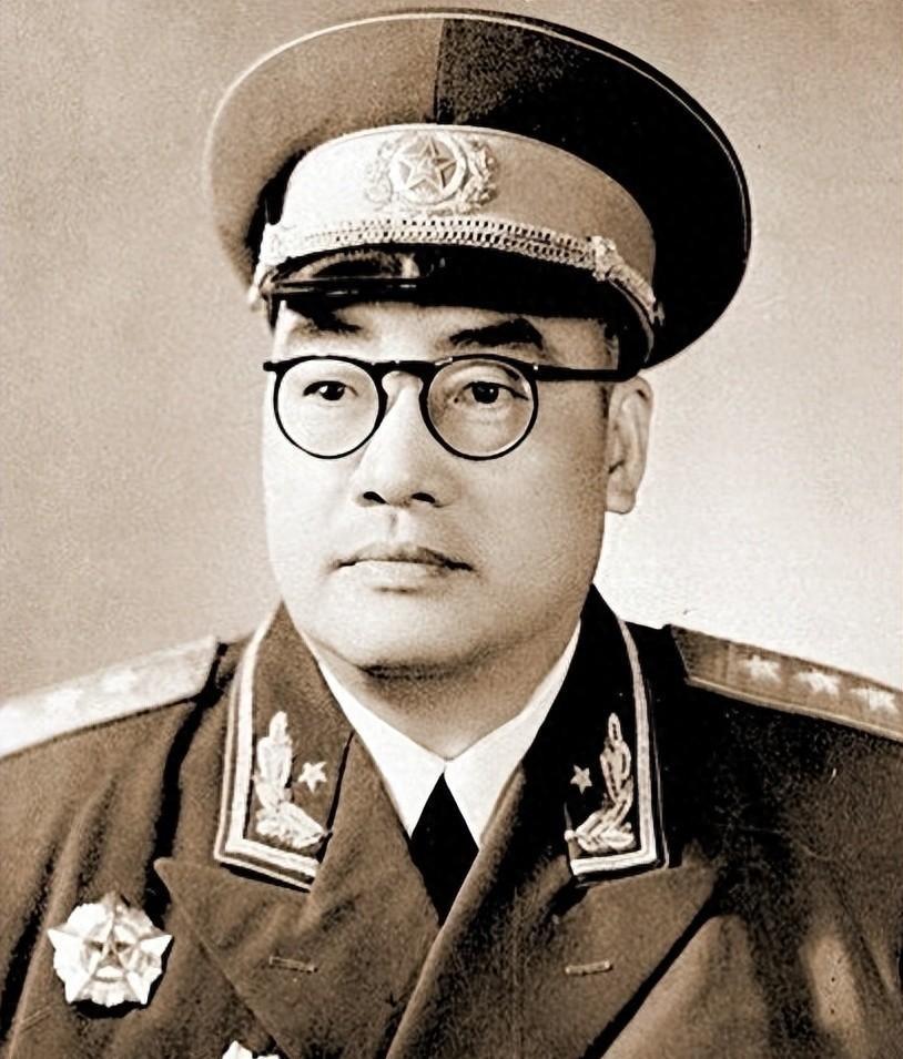 1957年，李涛上将离家三十年后回到故乡，亲切嘱咐警卫收起枪，说：家里不用持枪！