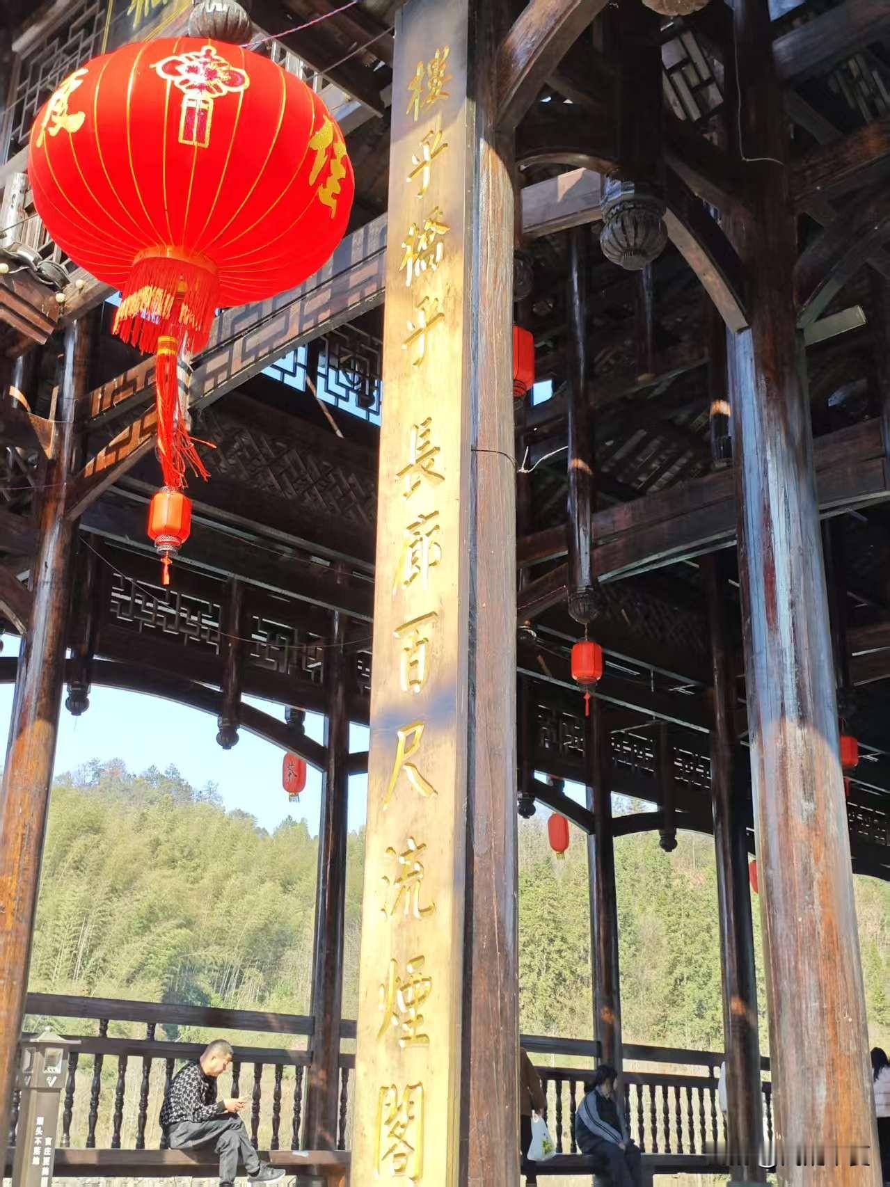 婚姻里，比出轨更可怕的是精神丧偶
 
有一种婚姻，叫“明明两个人，却过得像是一个