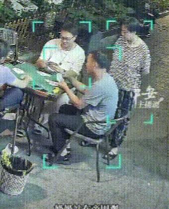 “解释不清了！”4月14日，广东一奶奶，仅凭一声异响，就在空调外机高空坠落的瞬间