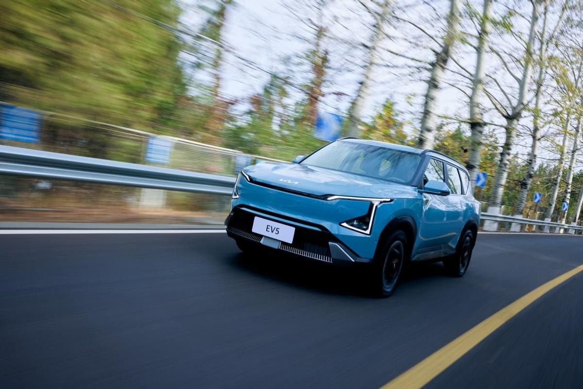 续航焦虑终结者！起亚EV5用超长续航拓展生活半径
续航里程始终是纯电用户出行的核