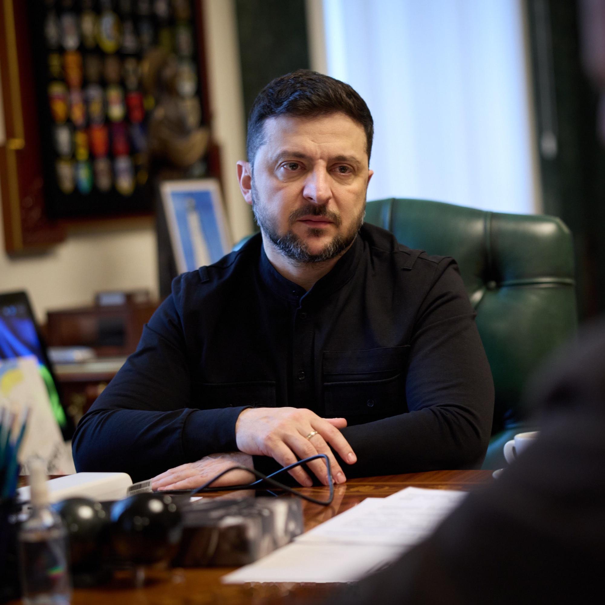 乌克兰总统泽连斯基：今天，值此国际志愿者日之际，我们向所有不愿袖手旁观、支持乌克