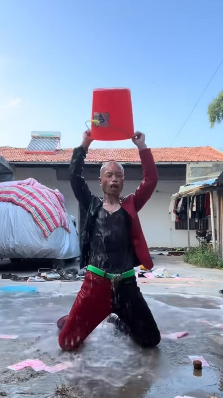 "焊武帝"葛兵兵塌房，给所有草根网红上了一课：靠平台流量挣来的钱，终究要靠实力亏