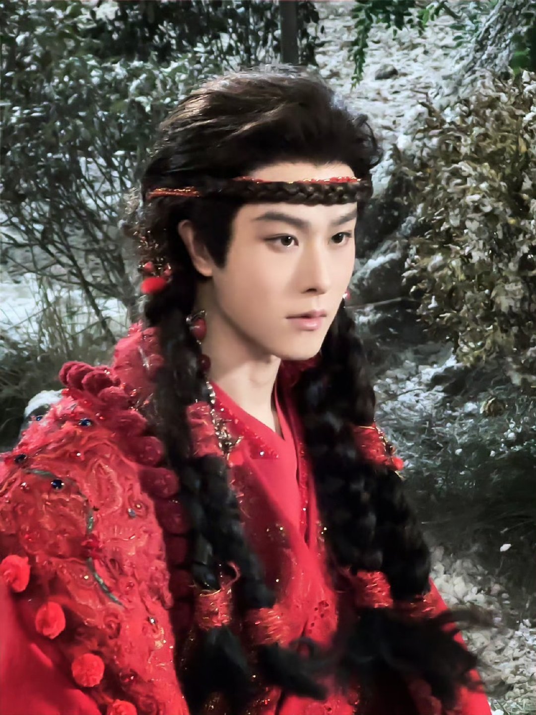 田嘉瑞看到自己上热搜的反应田嘉瑞看到自己上热搜了 田嘉瑞被大家起哄上热搜，瞬间红