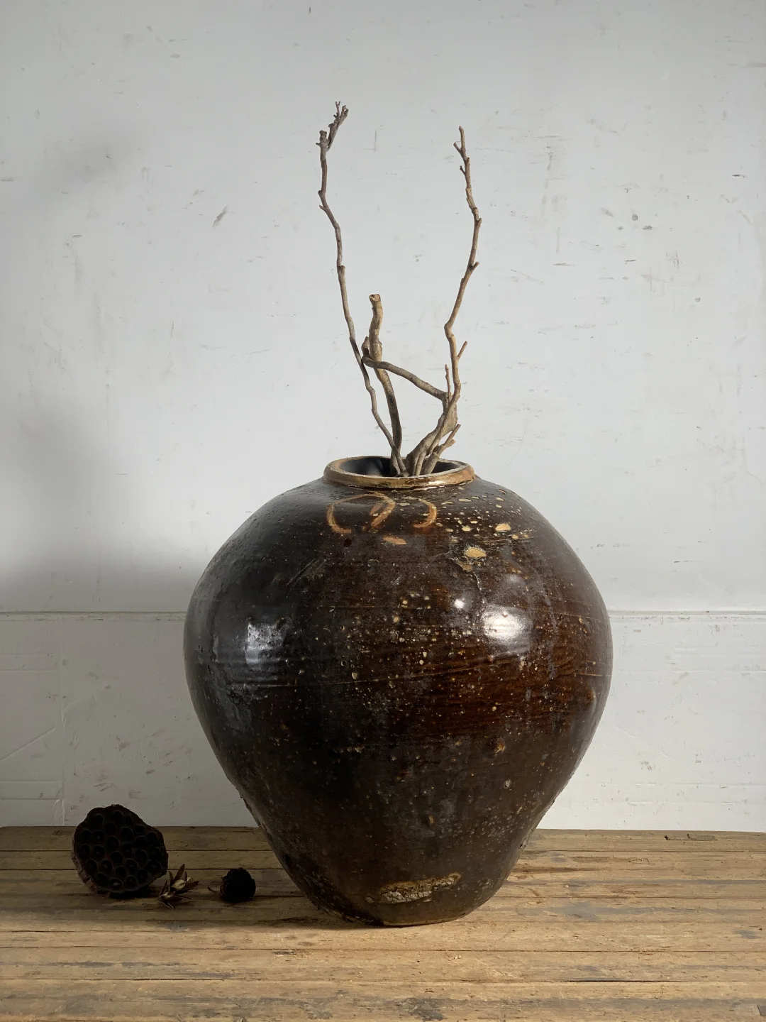 异形大肚罐；花艺插花；民宿茶室极简侘寂摆件