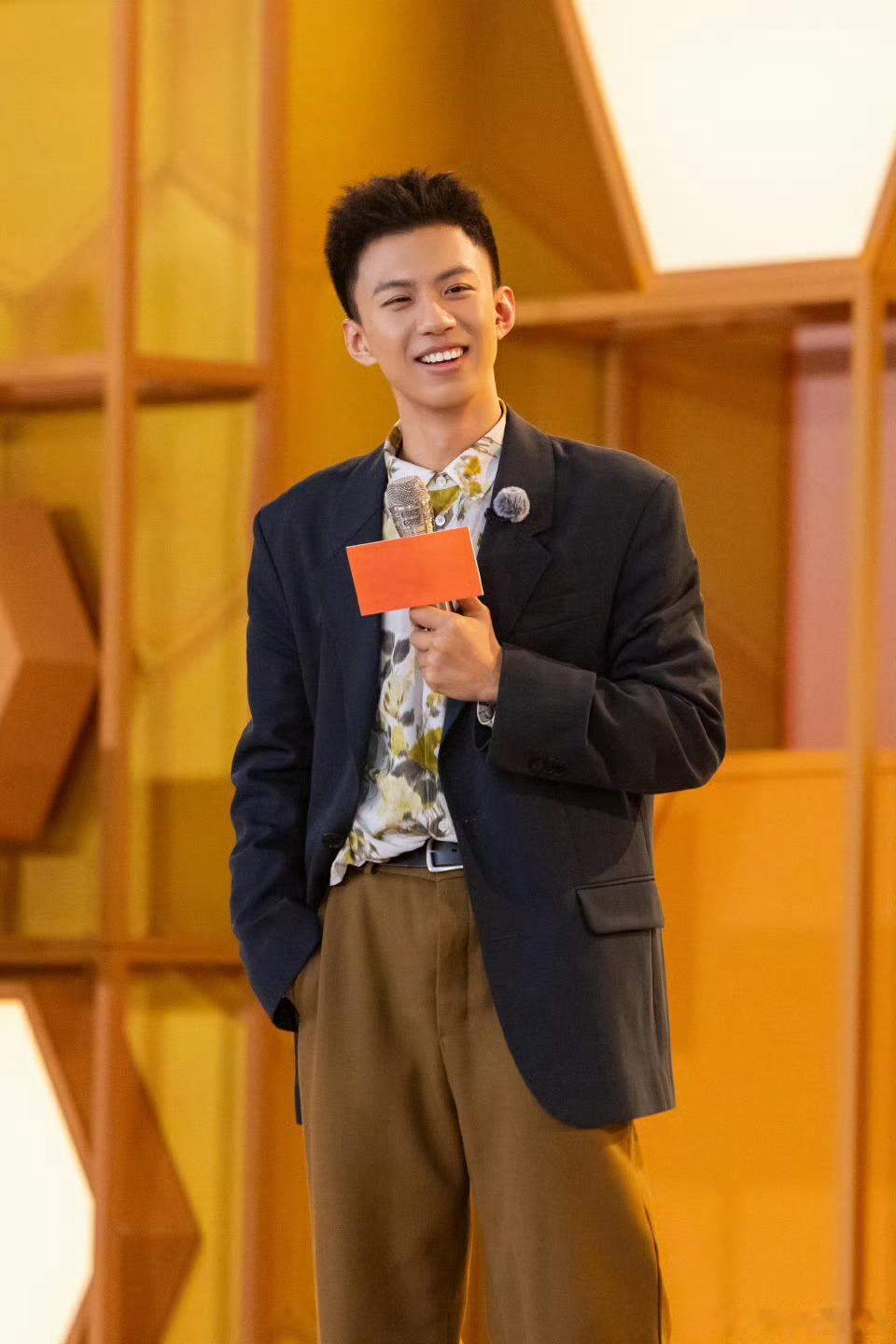 付航谈passion爆火后困扰放松就没表情=被误会生气，这也能算困扰？付航你再火