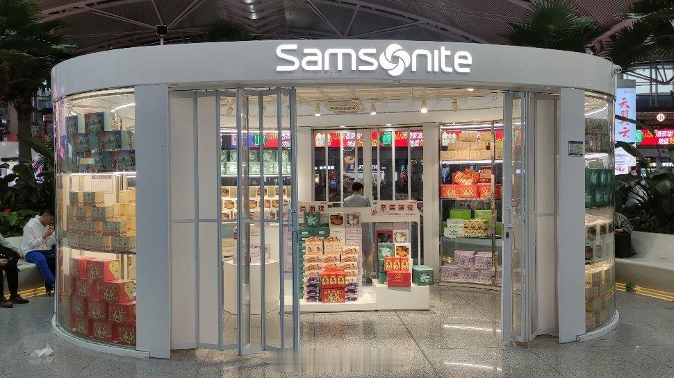 为什么撤场时应该把装潢去除干净？因为你偷懒就是伤害品牌啊。广州新秀丽店铺设计零售