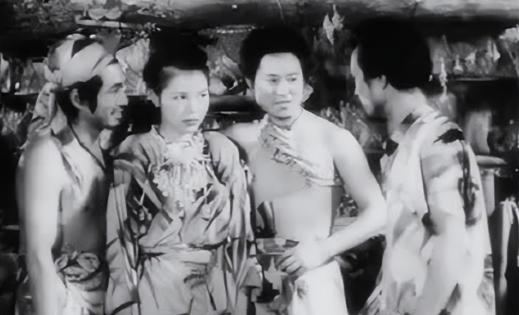 1944年，一个日本女人和32个日本男人被困荒岛，6年后获救时女人安然无恙，男人