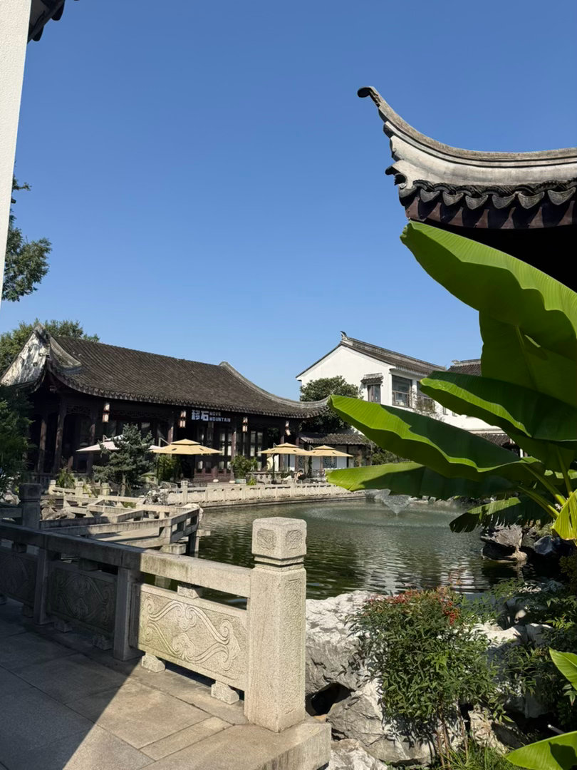 现在很多咖啡馆都是靠环境、氛围、网红打卡来经营、很难有环境又好、品质味道又好的咖